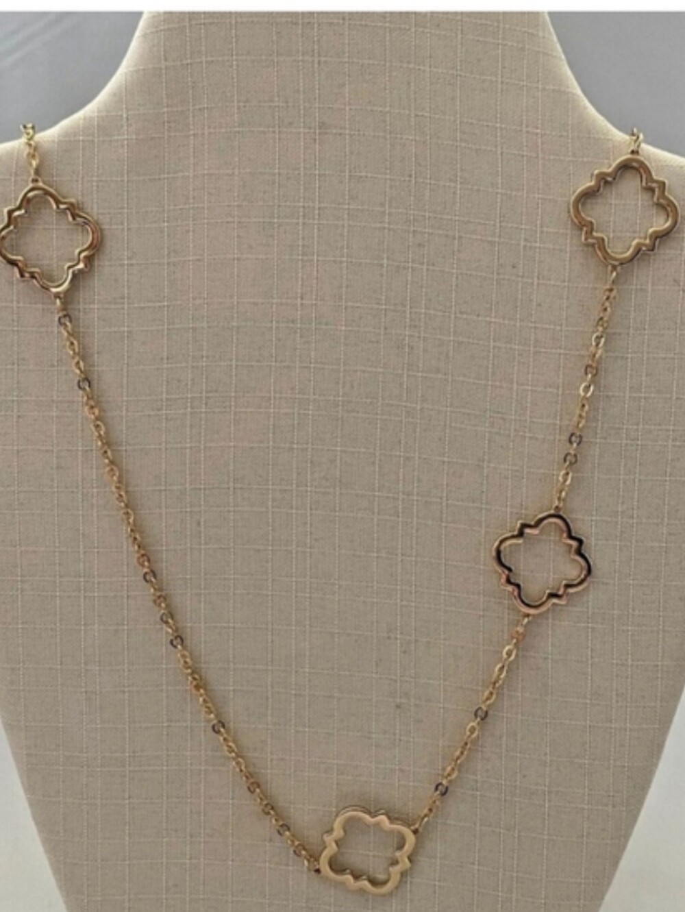 Ivy Gold Clover Necklace